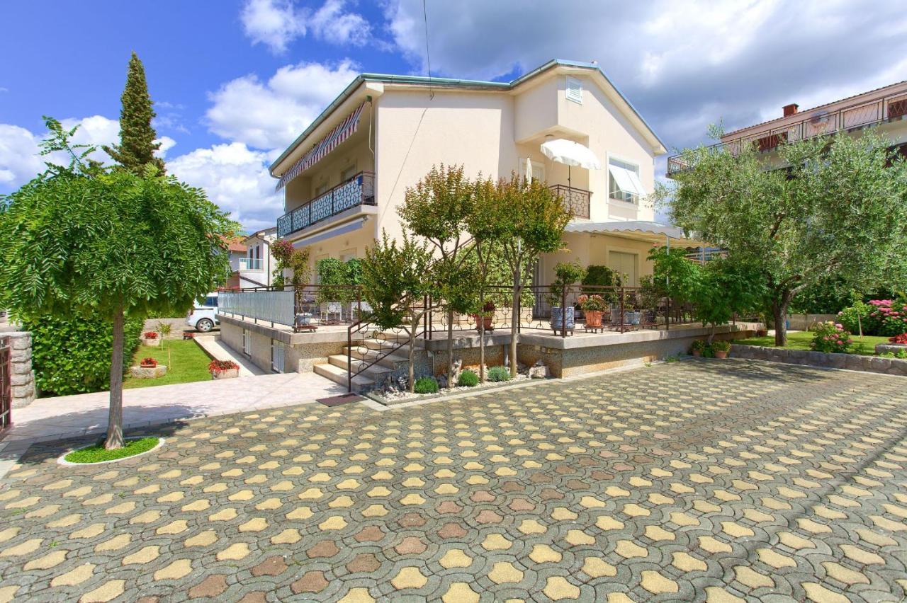 Apartments Jele Malinska Luaran gambar