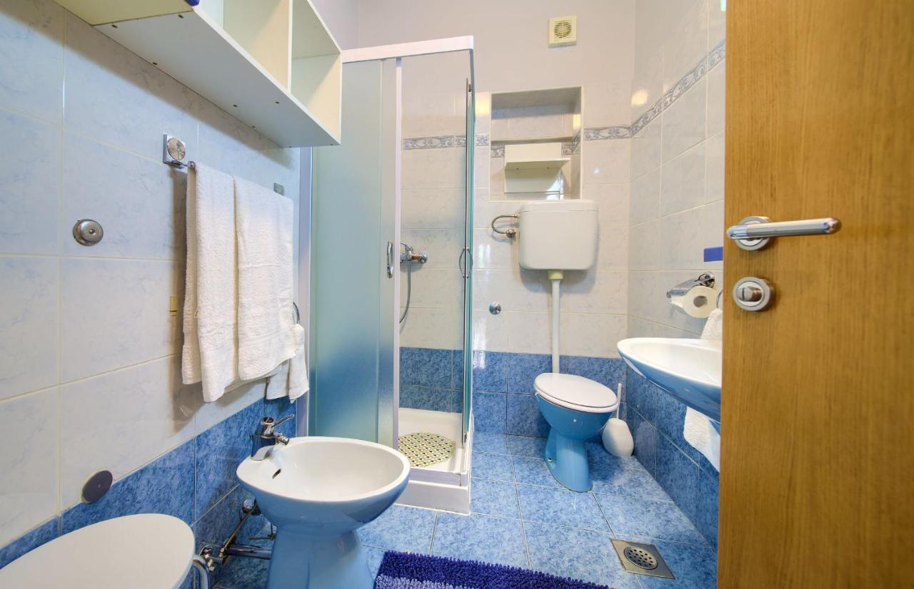 Apartments Jele Malinska Luaran gambar