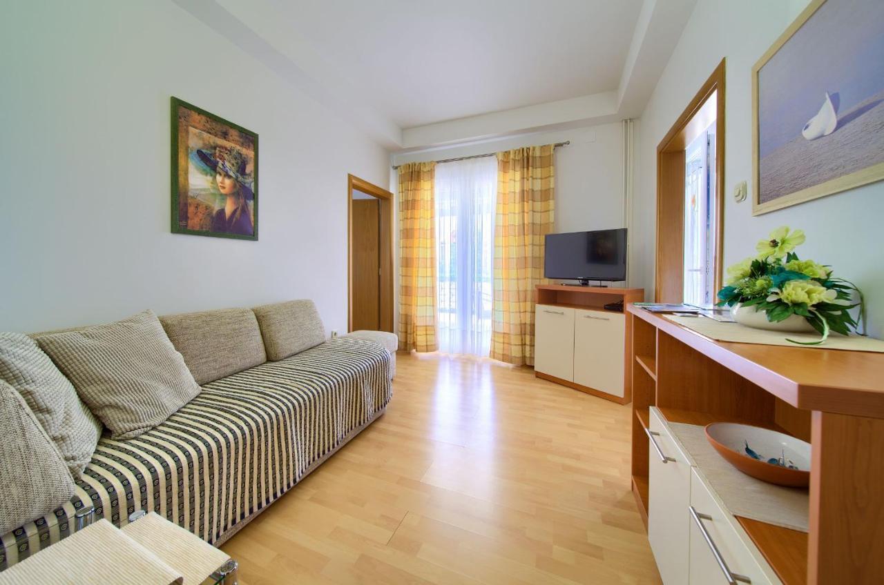 Apartments Jele Malinska Luaran gambar