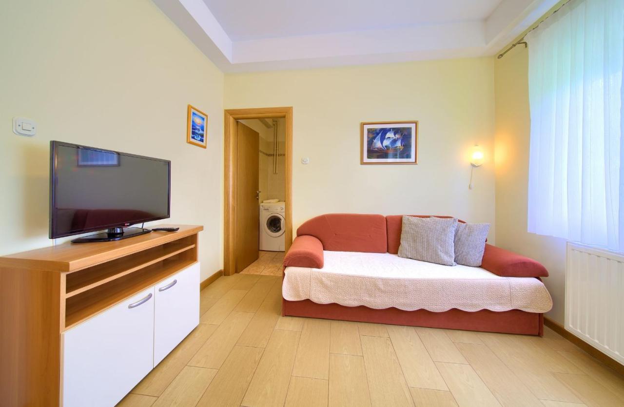 Apartments Jele Malinska Luaran gambar