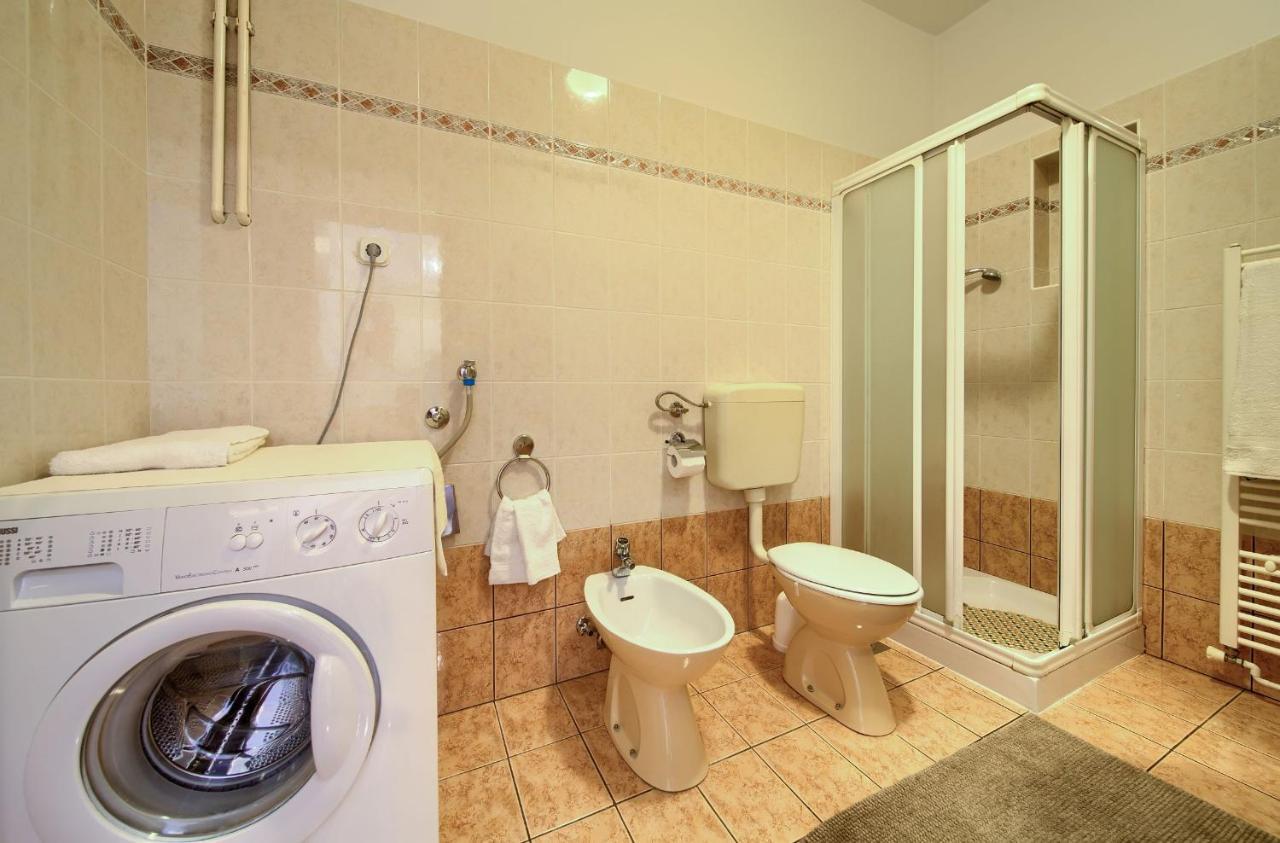 Apartments Jele Malinska Luaran gambar